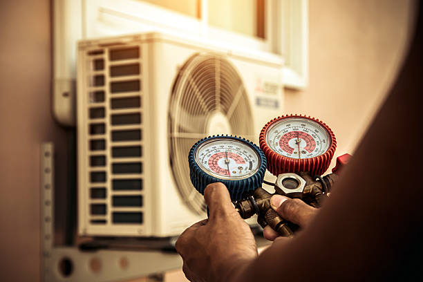 Professional Hvac technician working in Long Beach, MD